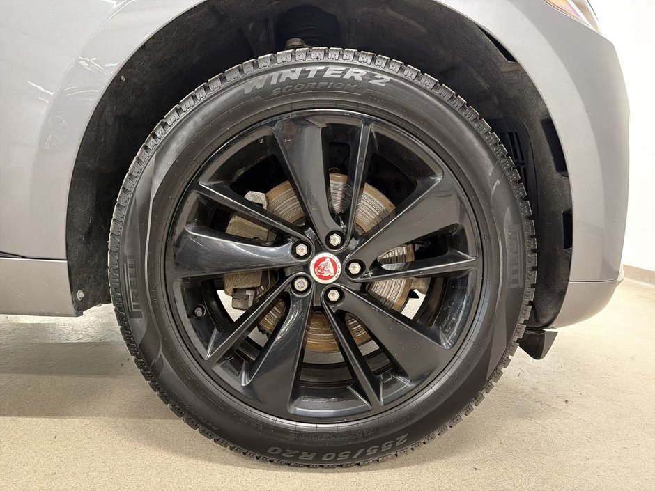 2023 Jaguar F-PACE P250 R-DYNAMIC S-26