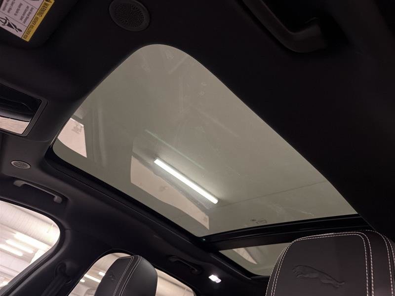 Jaguar F-PACE P250 R-DYNAMIC S 2023-13