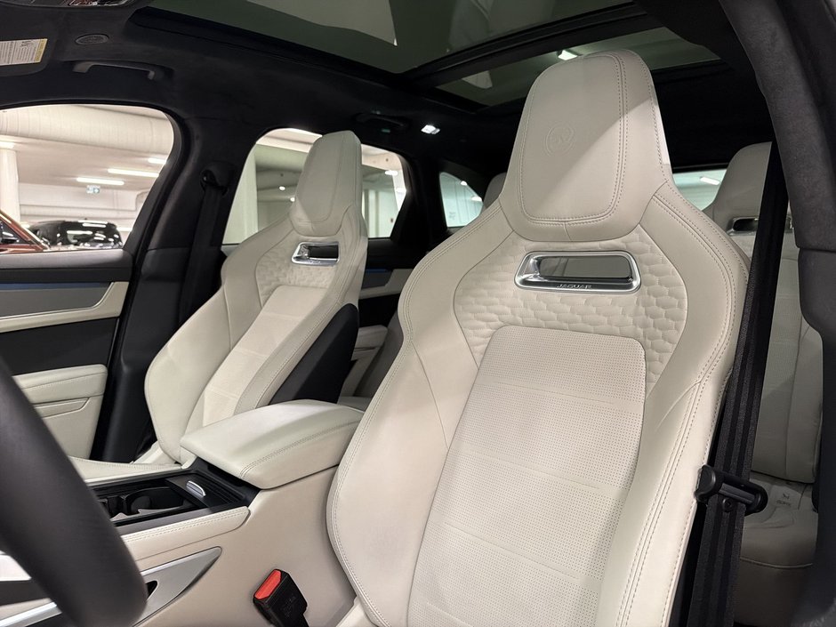 2023 Jaguar F-PACE P550 AWD SVR-19