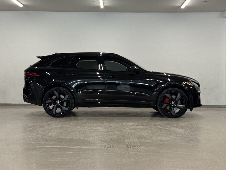 2024 Jaguar F-PACE P 550 SVR-8