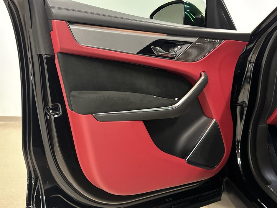 2024 Jaguar F-PACE P 550 SVR-14