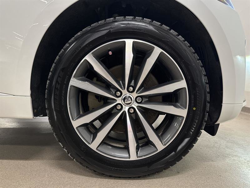 2024 Jaguar F-PACE P250 R-DYNAMIC S-18