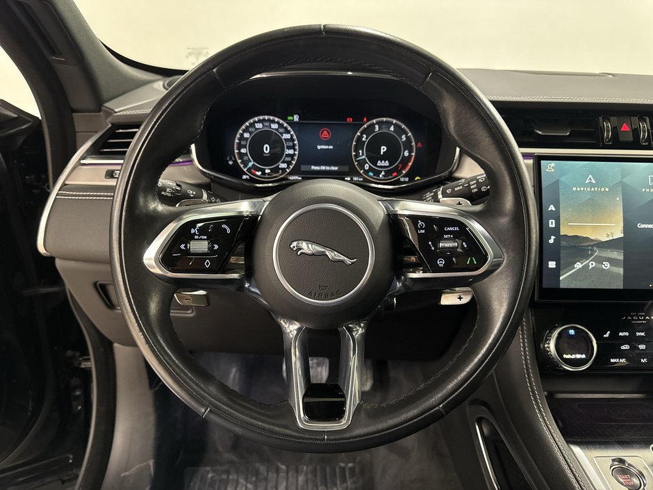 2024 Jaguar F-PACE P250 R-DYNAMIC S-19