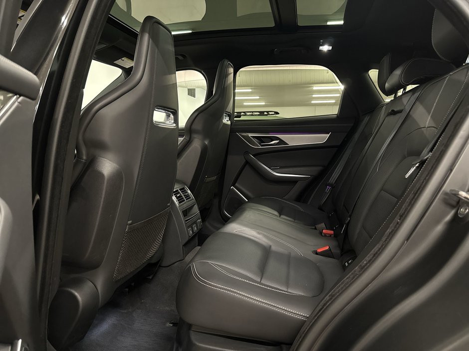 2024 Jaguar F-PACE P250 R-DYNAMIC S-22