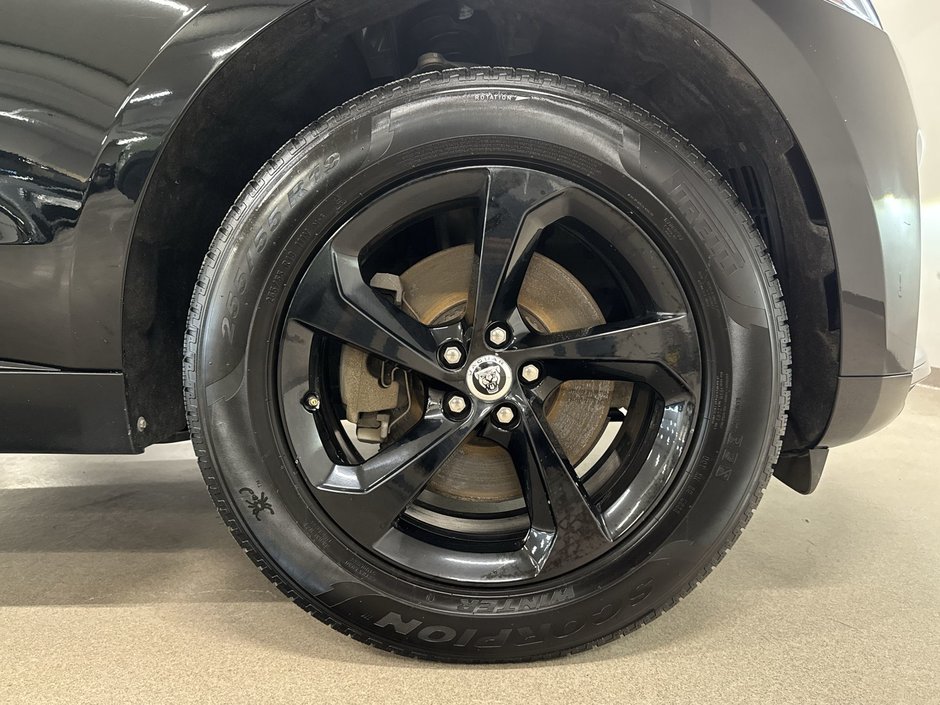 2024 Jaguar F-PACE P250 R-DYNAMIC S-26