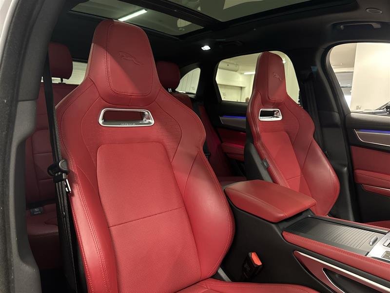 Jaguar F-PACE P250 R-DYNAMIC S 2024-16