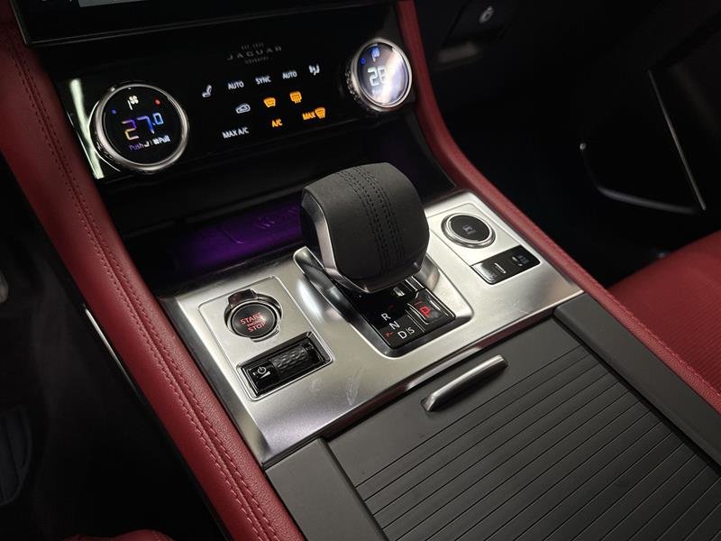 Jaguar F-PACE P250 R-DYNAMIC S 2024-12