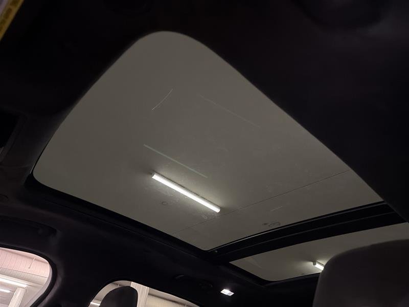 2024 Jaguar F-PACE P 550 SVR-12