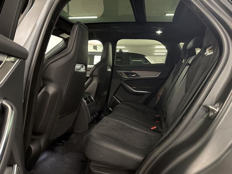 2024 Jaguar F-PACE P 550 SVR-13