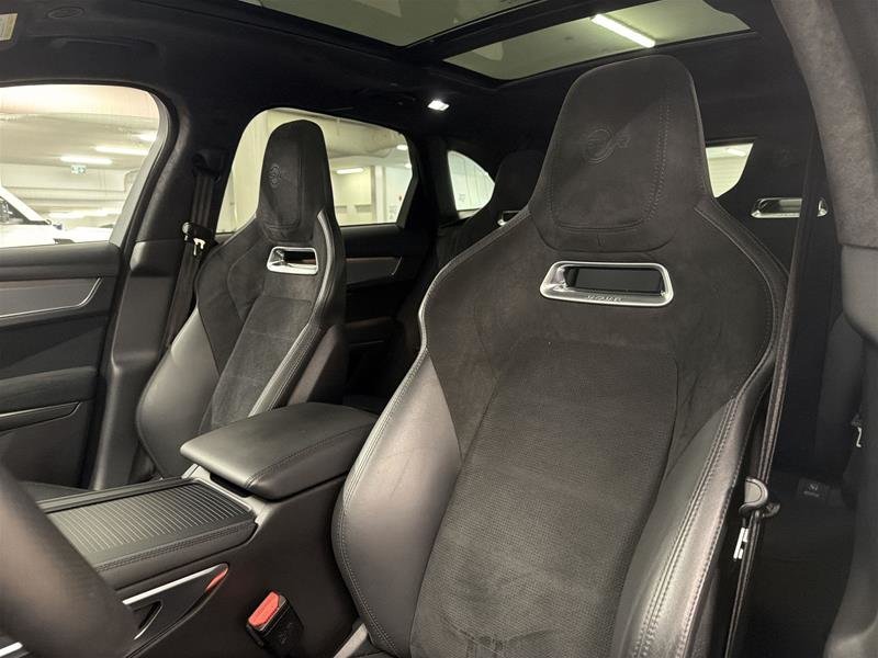 2024 Jaguar F-PACE P 550 SVR-6