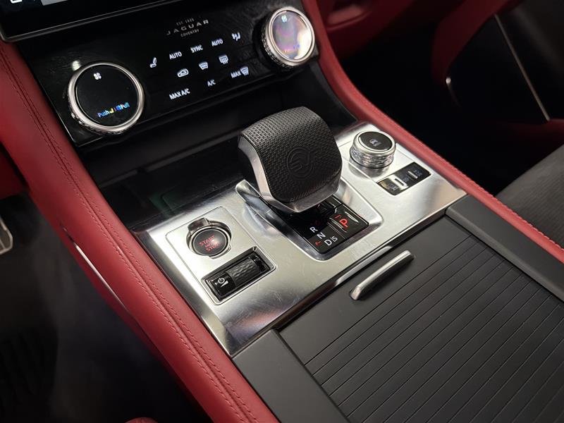 Jaguar F-PACE P 550 SVR 2024-9