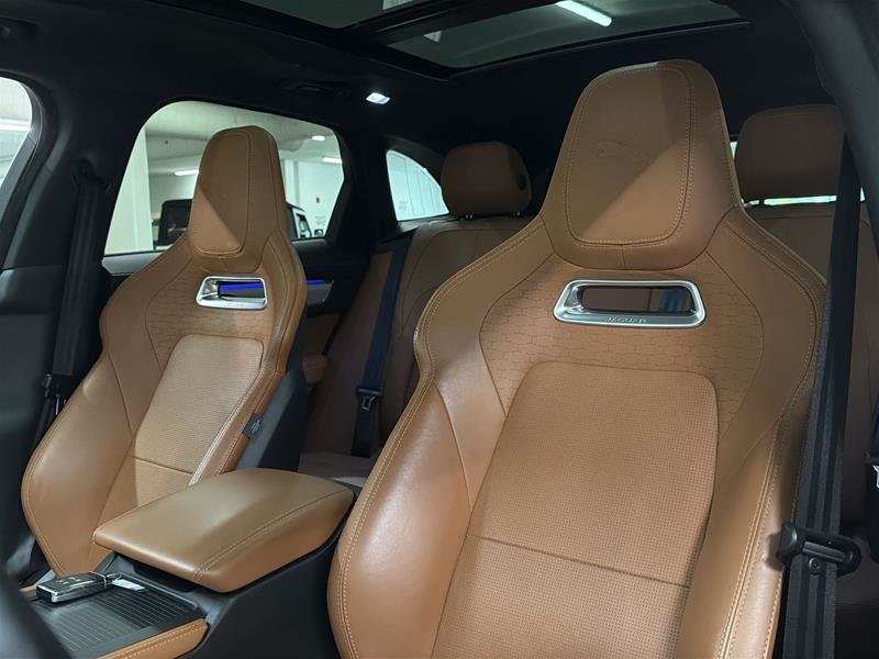 2024 Jaguar F-PACE P250 R-DYNAMIC S-9