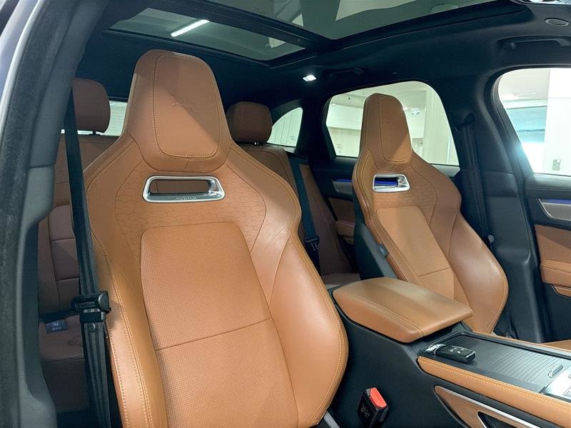 2024 Jaguar F-PACE P250 R-DYNAMIC S-18
