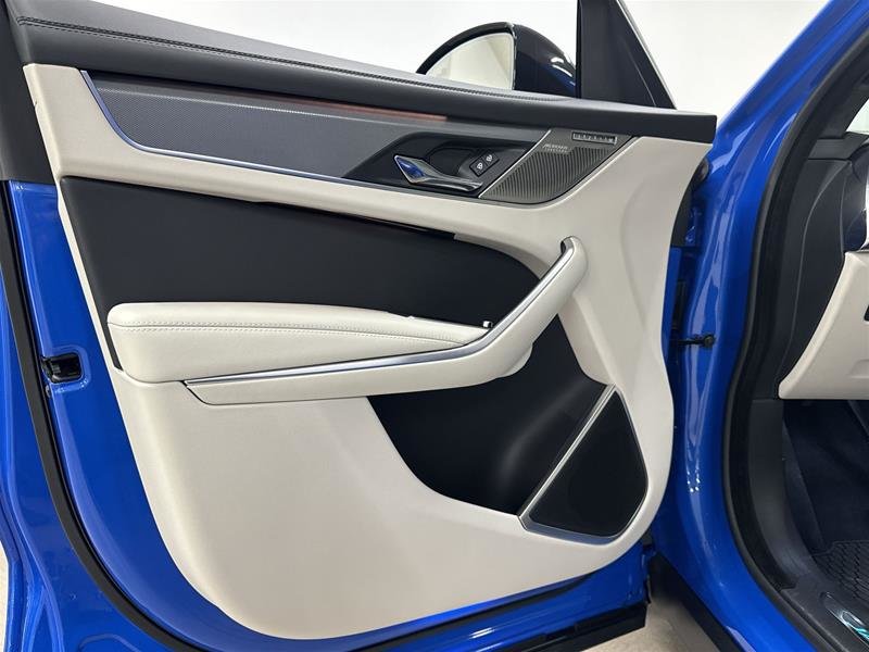 2025 Jaguar F-PACE P575 SVR 575 Edition Auto-7