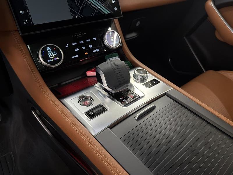 2026 Jaguar F-PACE P250 R-Dynamic S Auto-10