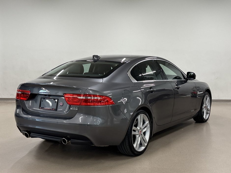 2018 Jaguar XE 35t 3.0L AWD Prestige-10