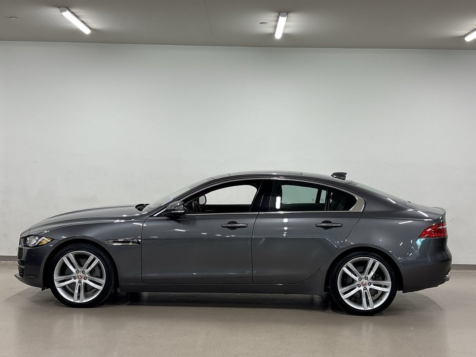 Jaguar XE 35t 3.0L AWD Prestige 2018-13