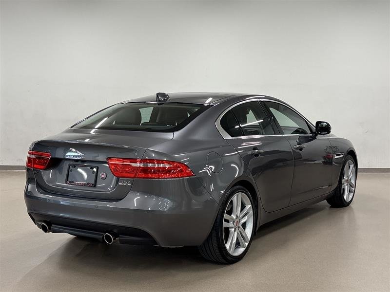 Jaguar XE 35t 3.0L AWD Prestige 2018-3