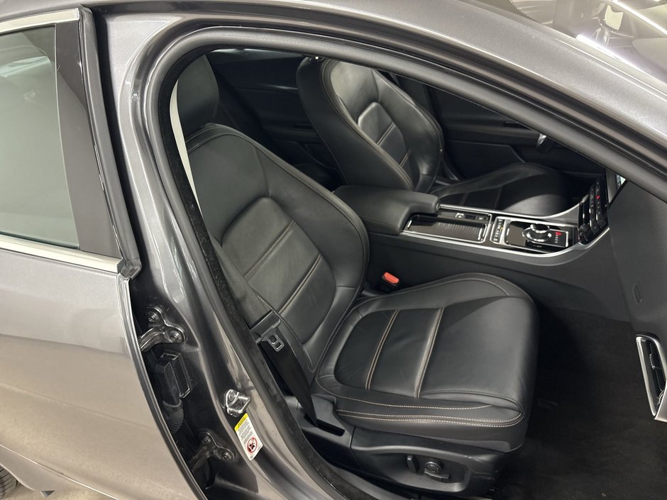 Jaguar XE 35t 3.0L AWD Prestige 2018-23