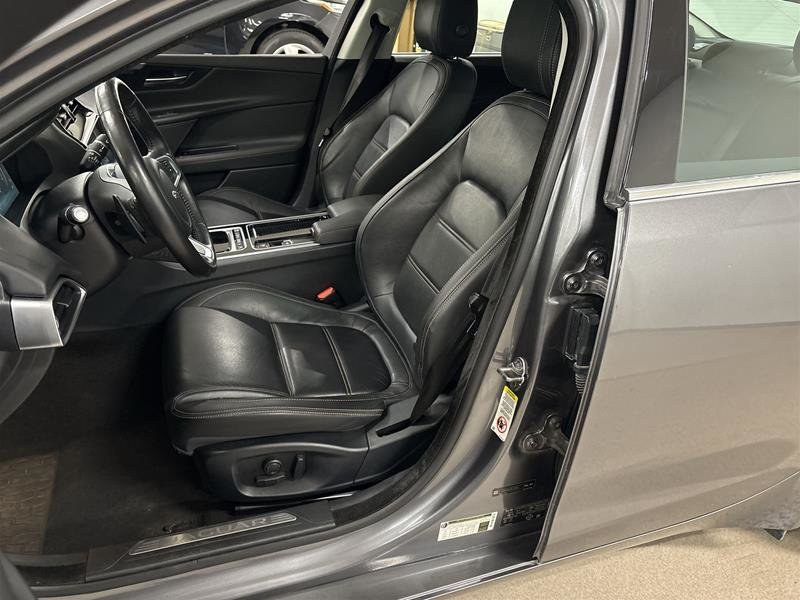 Jaguar XE 35t 3.0L AWD Prestige 2018-7