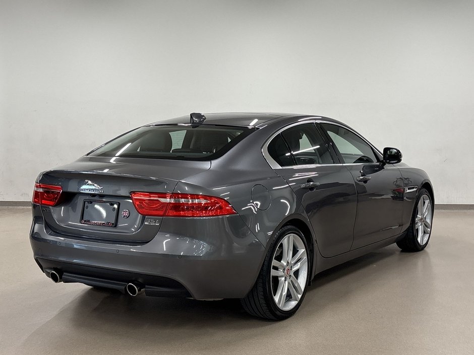 2018 Jaguar XE 35t 3.0L AWD Prestige-4