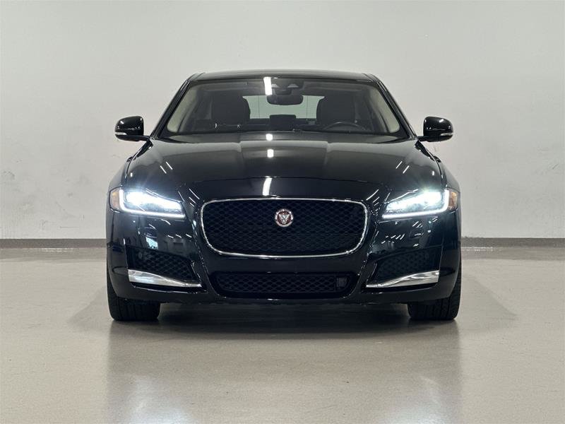 Jaguar XF 25t 2.0L AWD Prestige 2020-2