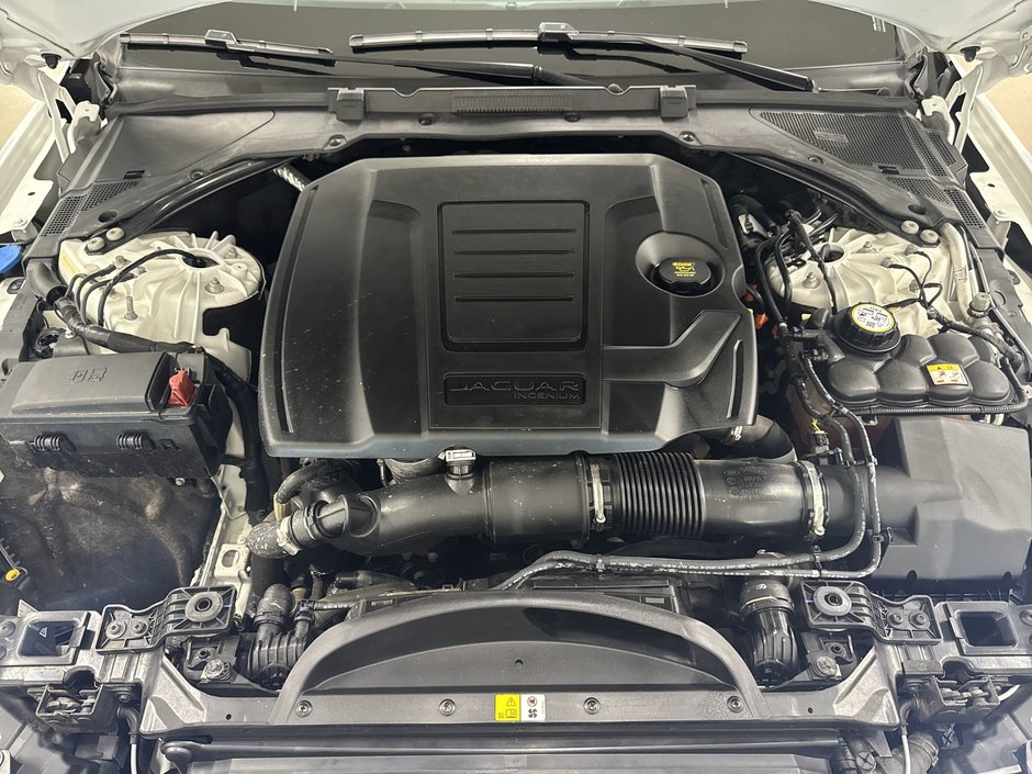 Jaguar XF P300 AWD R-Dynamic SE 2022-25