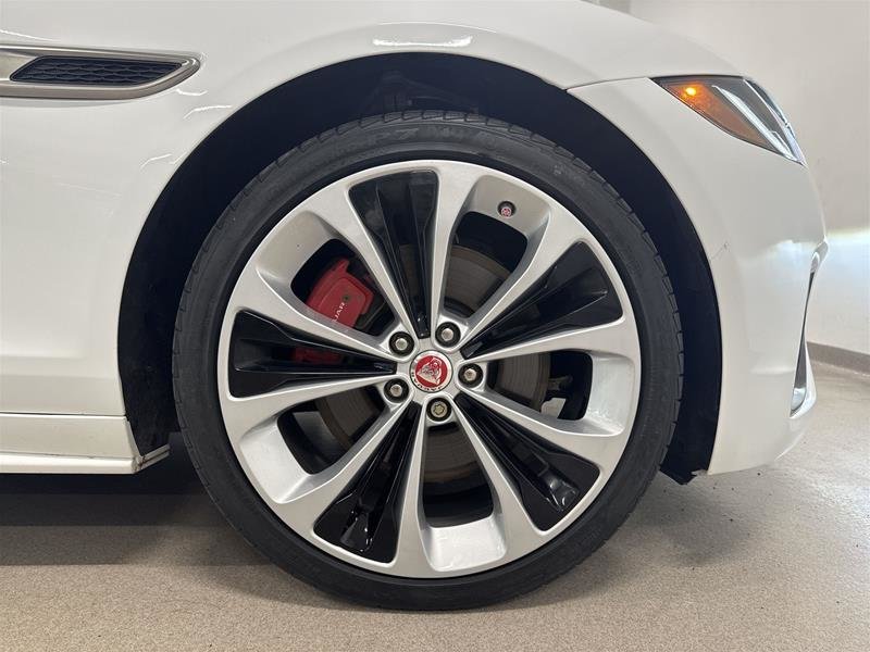 2022 Jaguar XF P300 AWD R-Dynamic SE-19