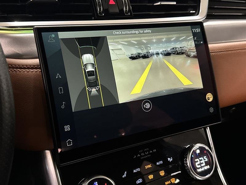 Jaguar XF P300 AWD R-Dynamic SE 2023-9