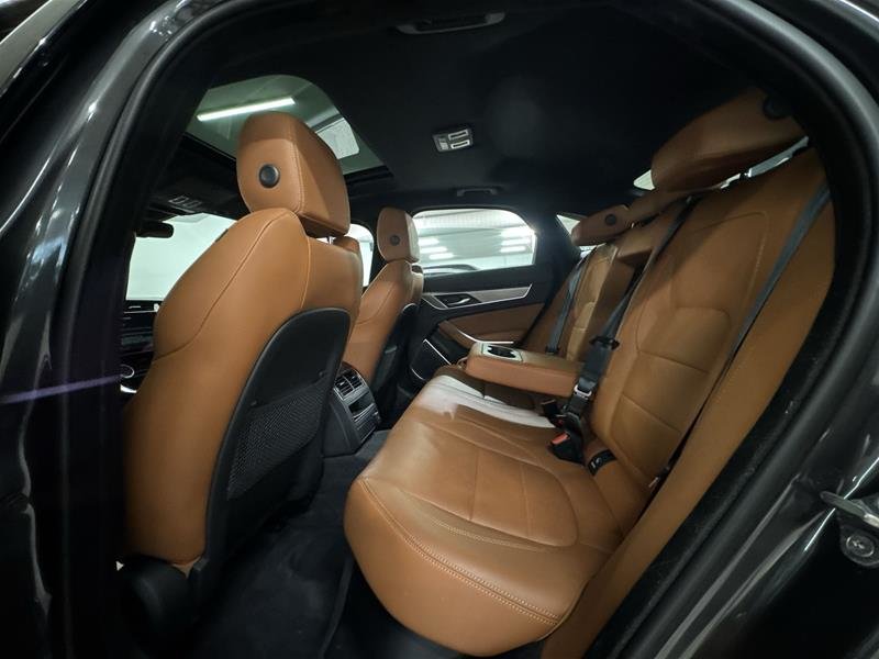 Jaguar XF P300 AWD R-Dynamic SE 2023-14