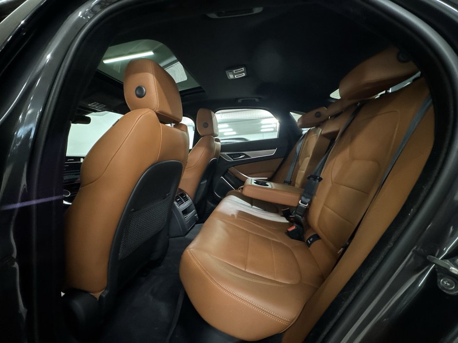 2023 Jaguar XF P300 AWD R-Dynamic SE-22