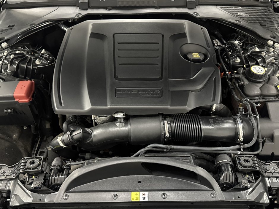 2023 Jaguar XF P300 AWD R-Dynamic SE-24