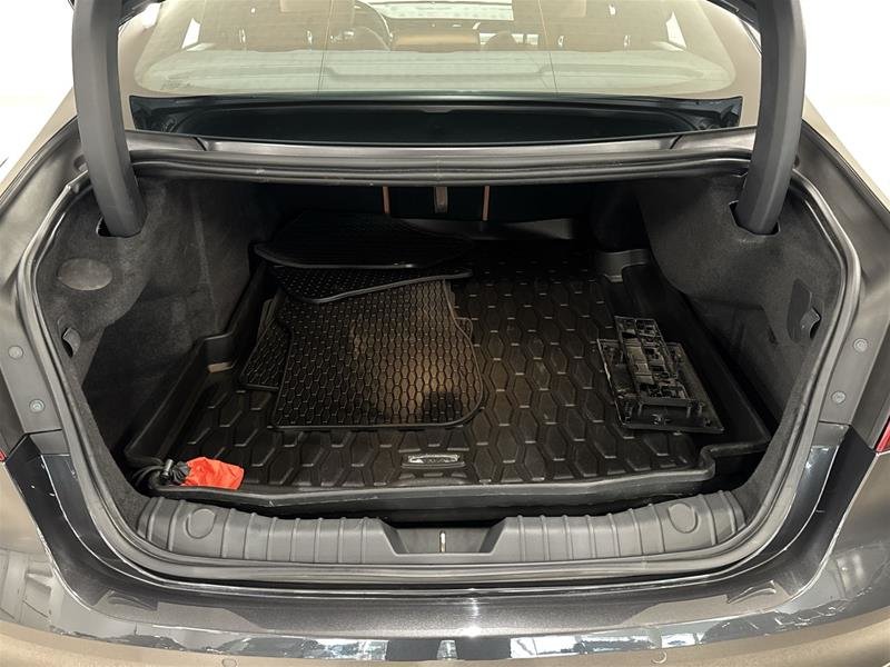 Jaguar XF P300 AWD R-Dynamic SE 2023-15