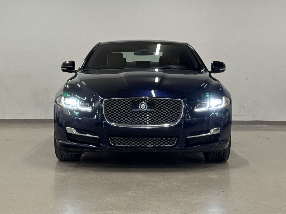 2017 Jaguar XJ 3.0L V6 AWD Portfolio-2
