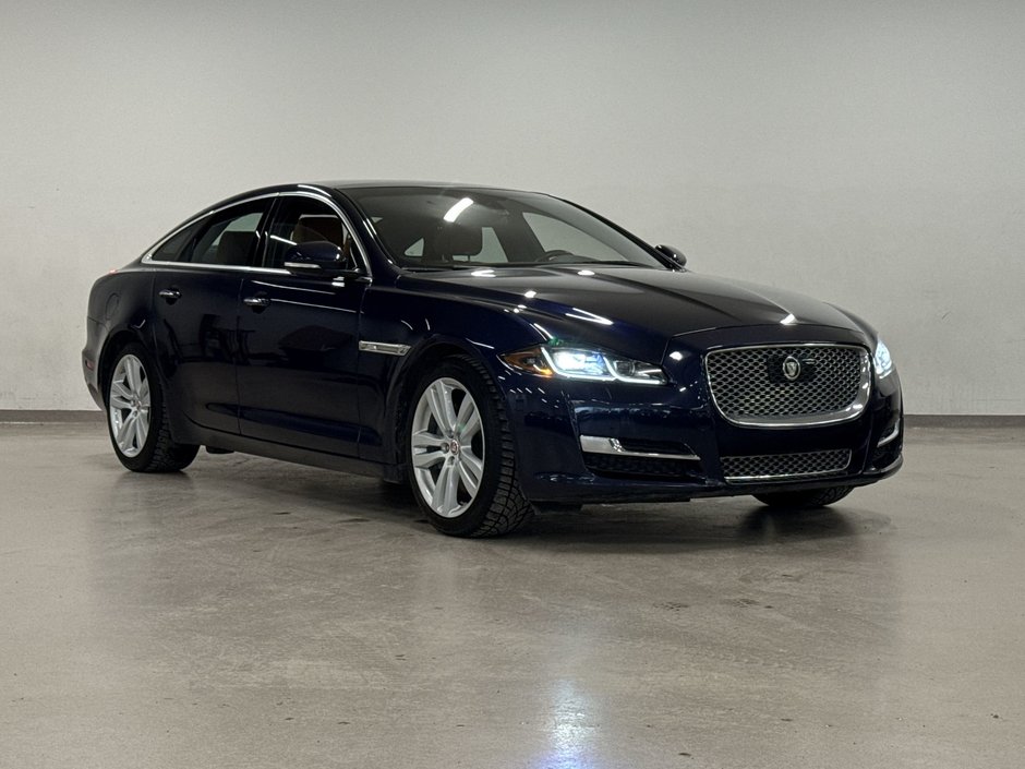 2017 Jaguar XJ 3.0L V6 AWD Portfolio-1