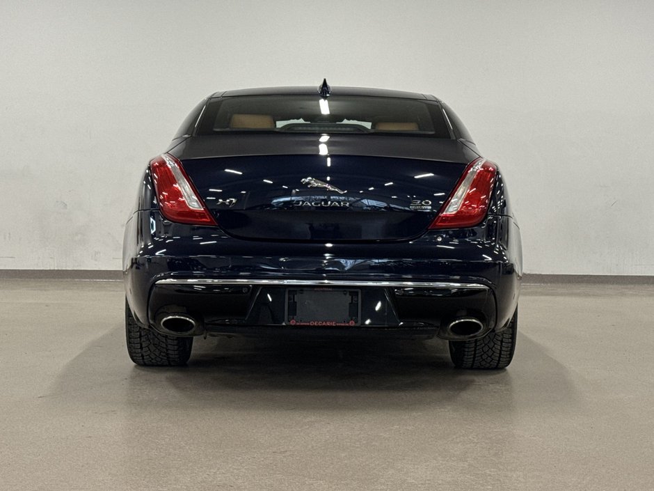 2017 Jaguar XJ 3.0L V6 AWD Portfolio-12