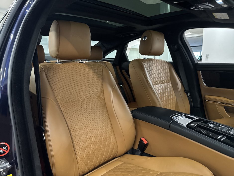 2017 Jaguar XJ 3.0L V6 AWD Portfolio-24
