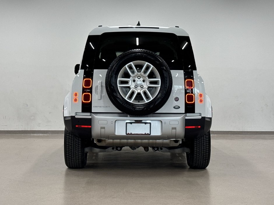 2022 Land Rover Defender 110 P300 S-6