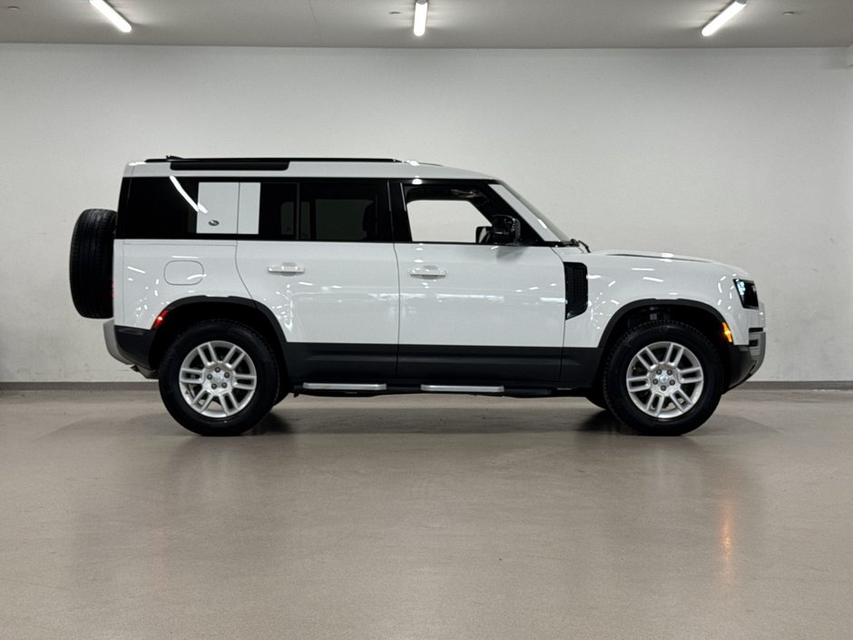 2022 Land Rover Defender 110 P300 S-10