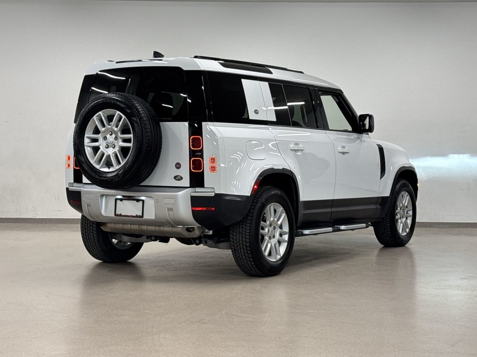 2022 Land Rover Defender 110 P300 S-7
