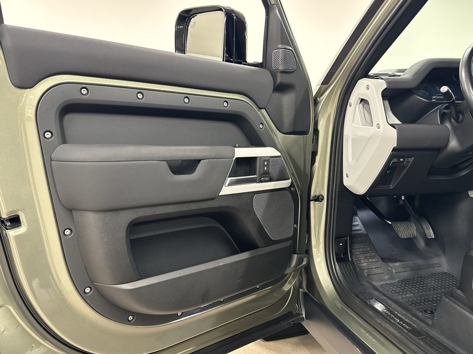 2023 Land Rover Defender 110 P400 X-Dynamic SE-14