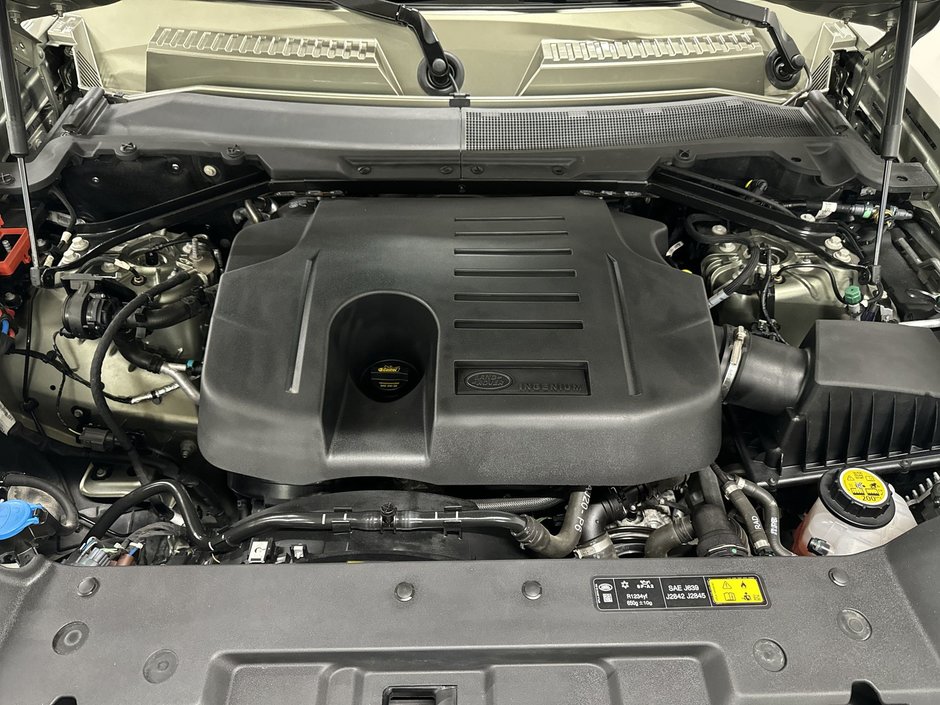 2023 Land Rover Defender 110 P400 X-Dynamic SE-25