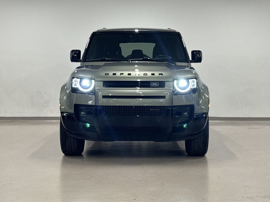 2023 Land Rover Defender 110 P400 X-Dynamic SE-9