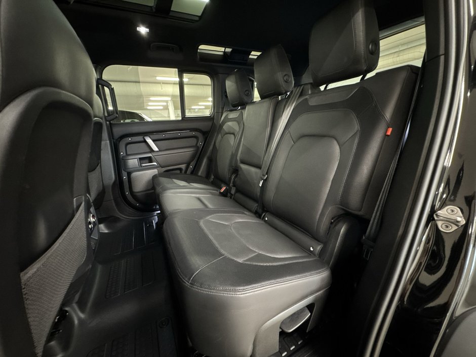 2023 Land Rover Defender 110 P400 X-Dynamic SE (2)-22