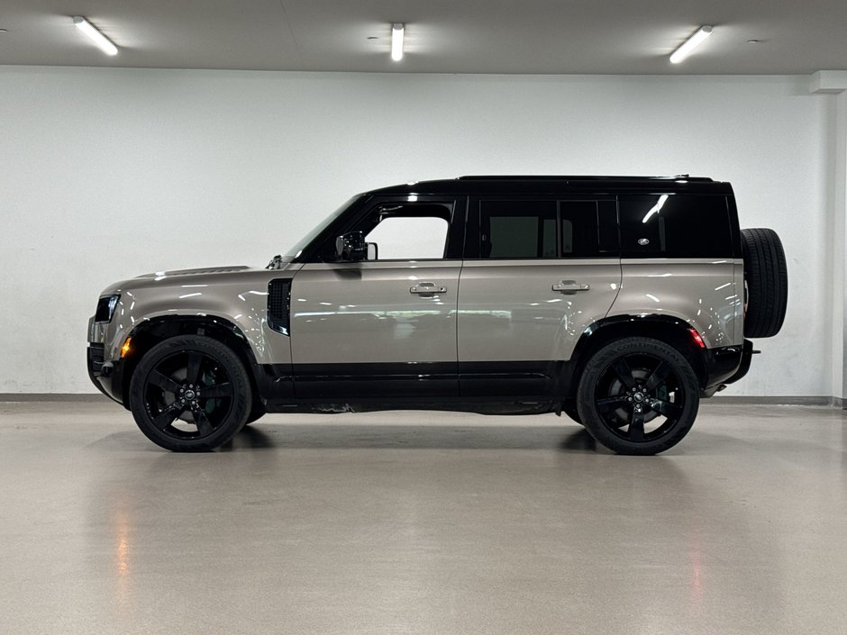 2023 Land Rover Defender 110 P400 X-Dynamic SE-11