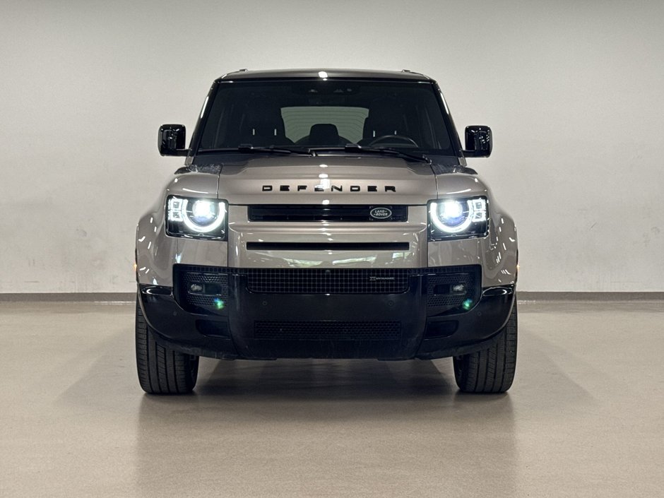 2023 Land Rover Defender 110 P400 X-Dynamic SE-9