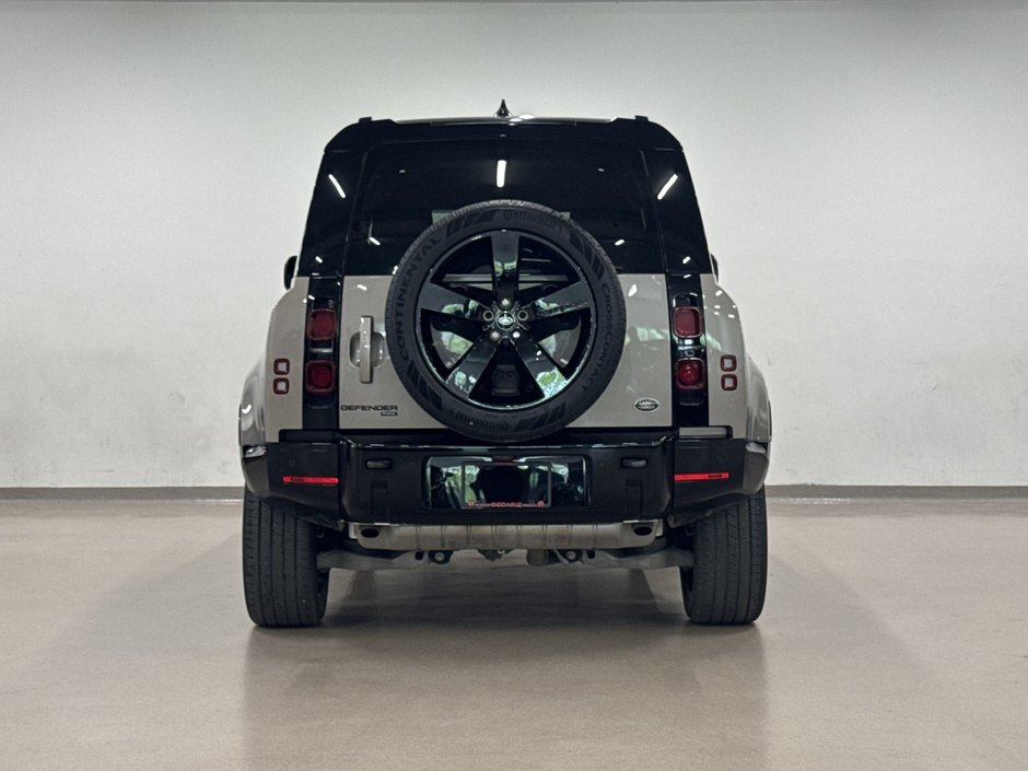 2023 Land Rover Defender 110 P400 X-Dynamic SE-12