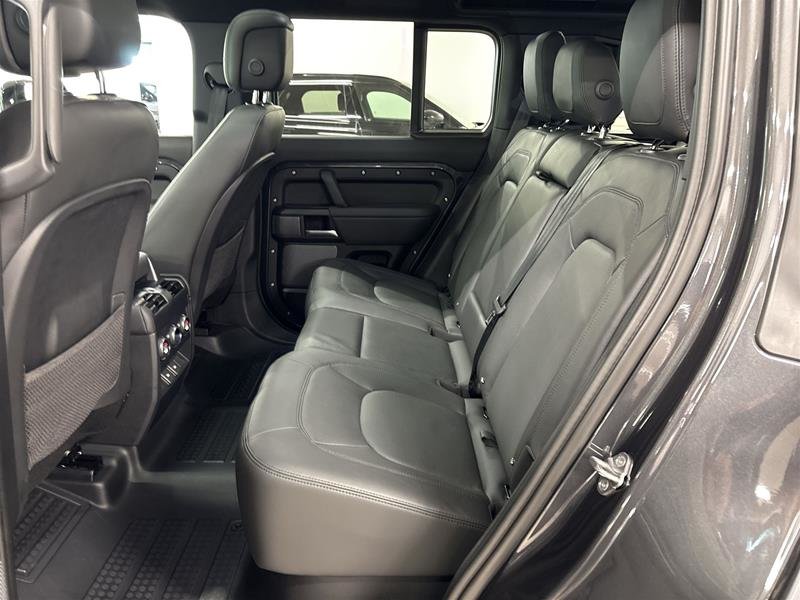 2023 Land Rover Defender 110 P525 Carpathian Edition (2)-14