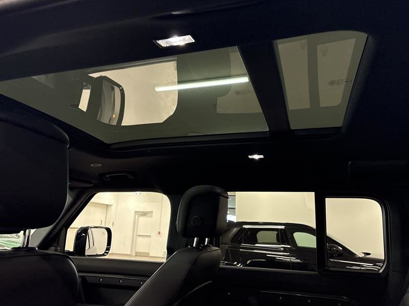 2023 Land Rover Defender 110 P525 Carpathian Edition (2)-13