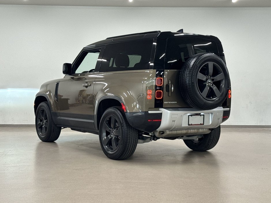2023 Land Rover Defender 90 P300 S (2)-13